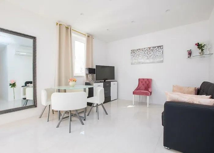 Concordia Lux Apartment